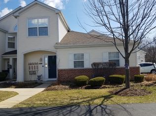 1402 Hidden Grove Cir, Joliet, IL 60435