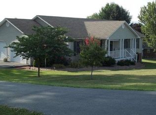 117 Pine Ave, Rural Retreat, VA 24368