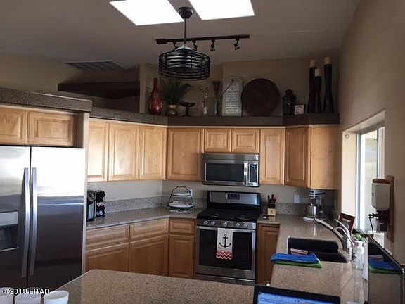 3rd image of 270 White Oak Dr