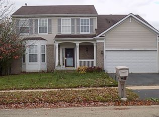 1699 Grantham Ln, Aurora, IL 60503