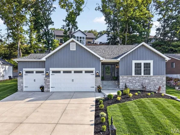 11075 Village Dr W, Foristell, MO 63348