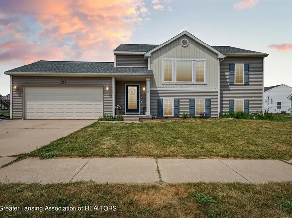 82 Lake Ridge Dr, Mason, MI 48854