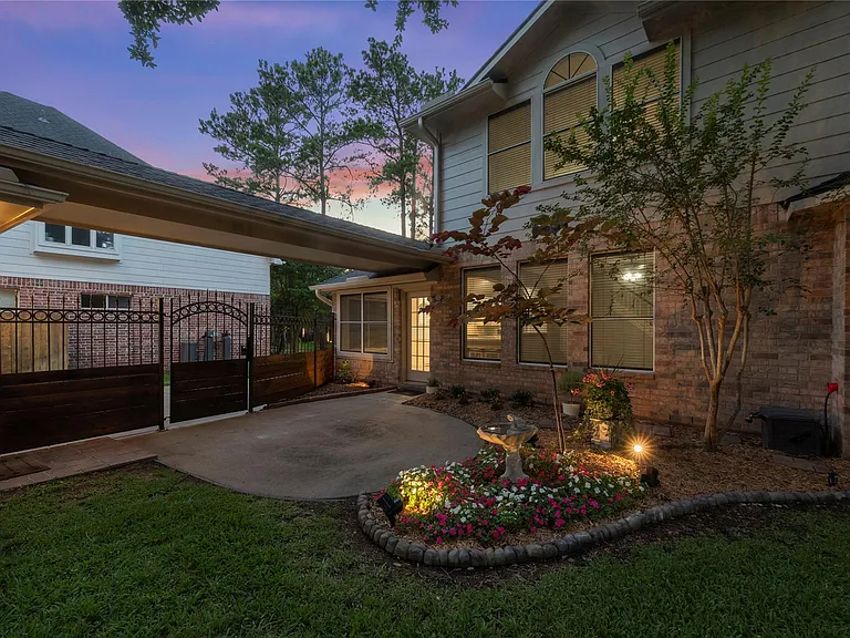 16315 Madewood St — Photo 29