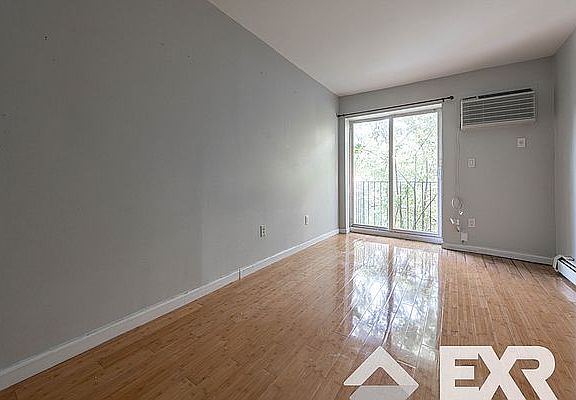 5th image of 244 Mac Dougal St #201