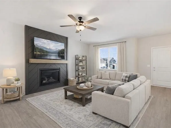 9637 N Colrain Ave, Kansas City, MO 64154