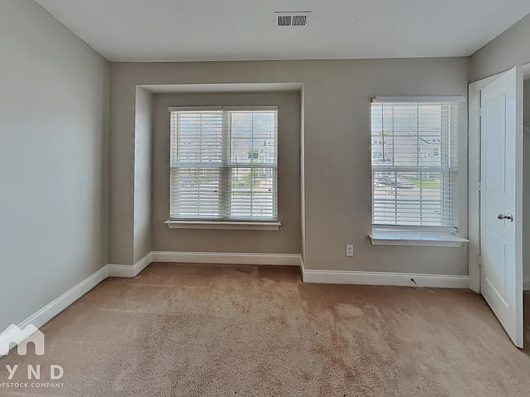 351 Halton Crossing Dr SW — Photo 6