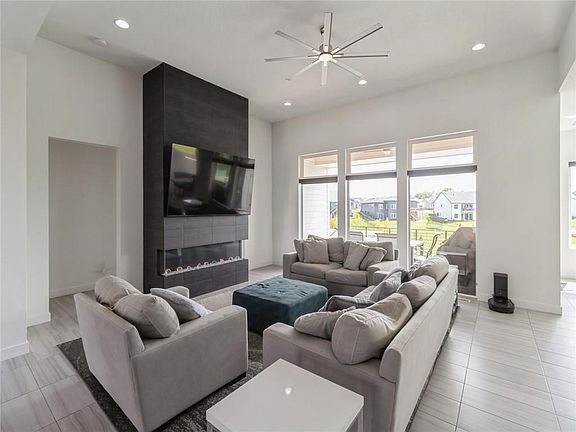 4th image of 1809 Serenity Cir
