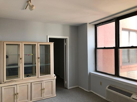 3rd image of 111 Mulberry St