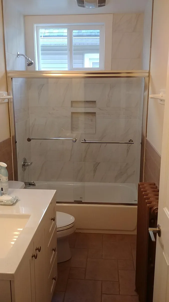 Bath - 109 South Ave #2