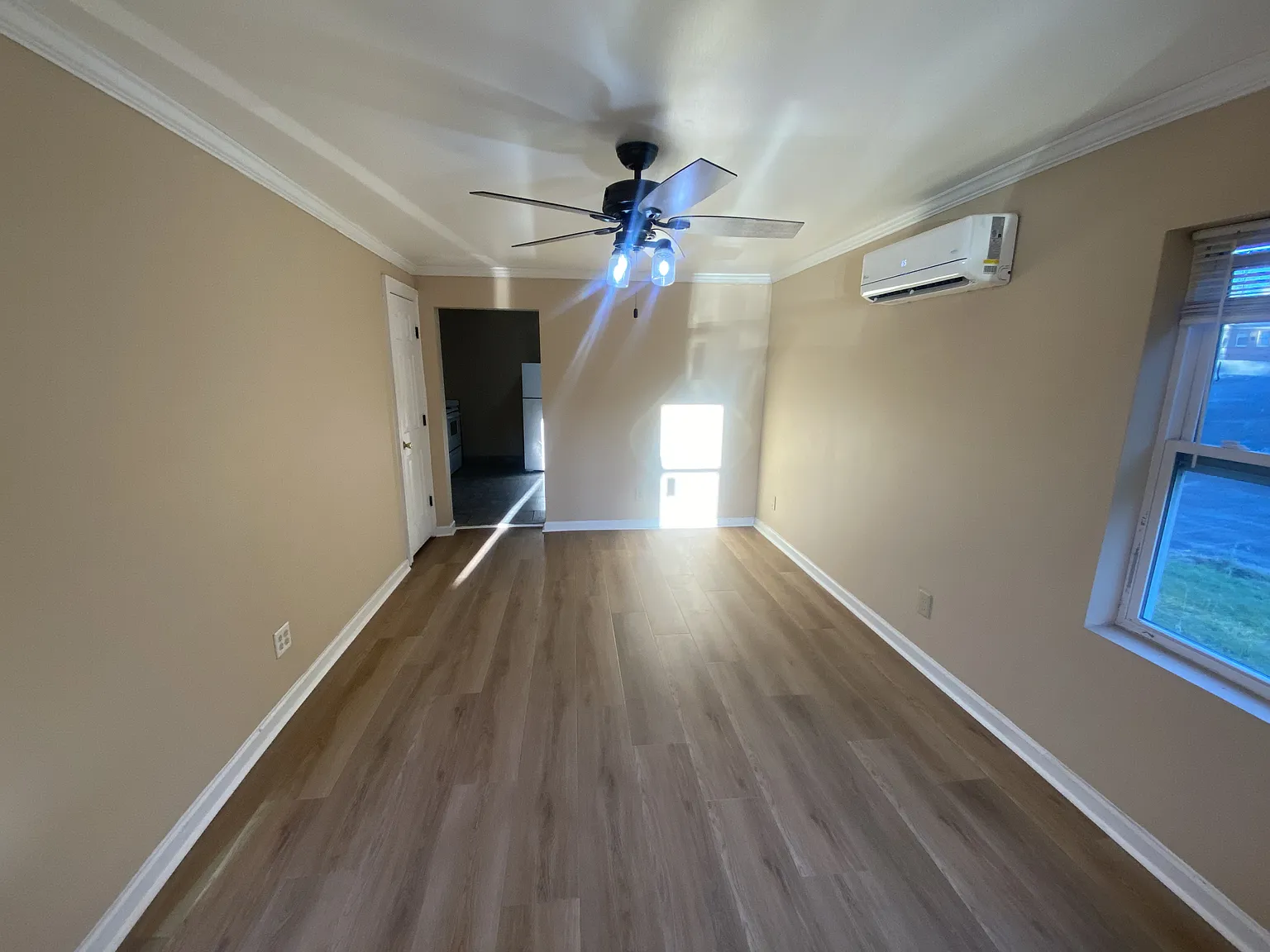 2 bed, 900 sqft, $750 — Photo 2