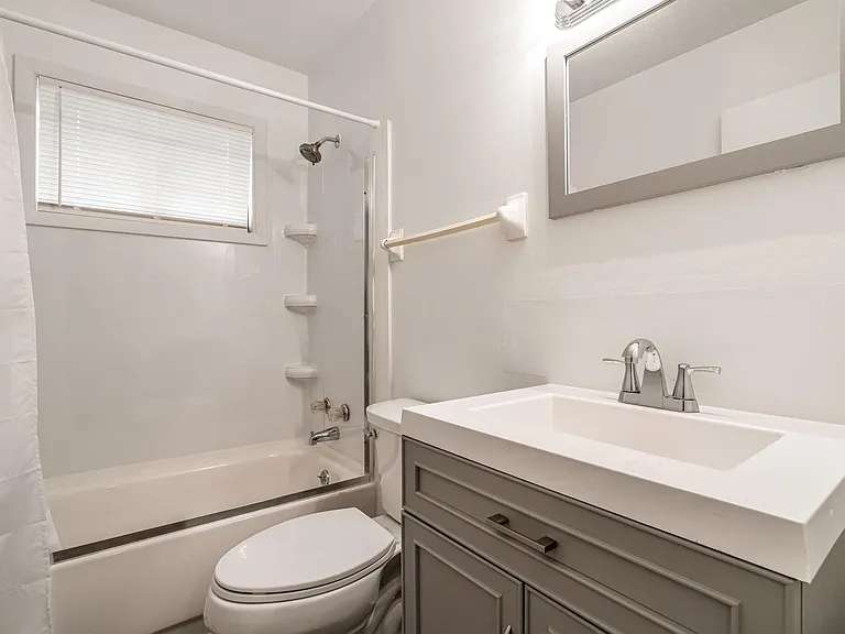 6910 Stablelake Ct — Photo 9