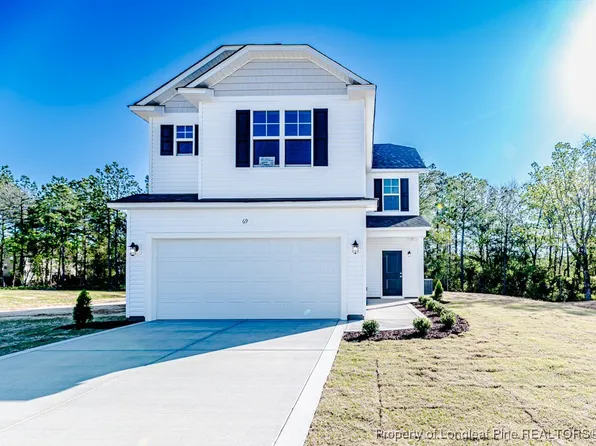 69 Onslow Ct, Spring Lake, NC 28390