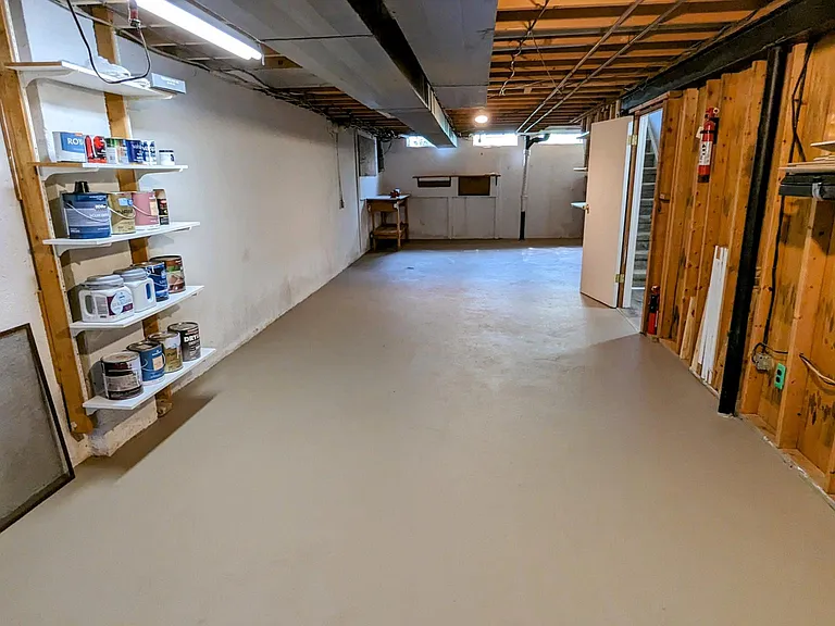 4676 Fairmont Dr — Photo 31