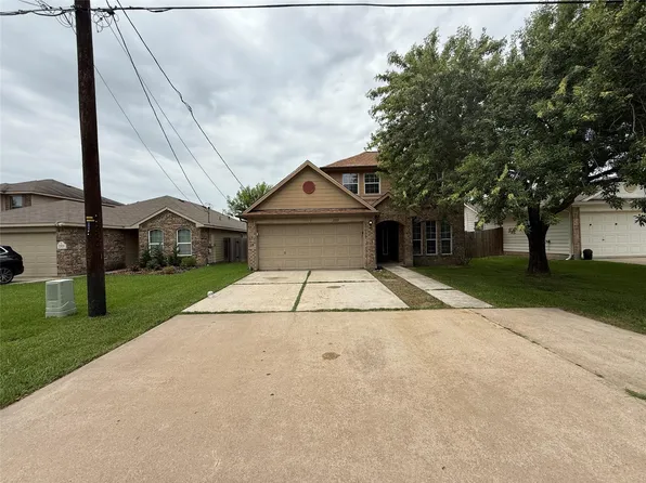 2325 Shady Tree Ln, Conroe, TX 77301