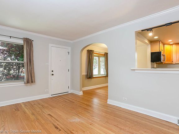 5th image of 6131 S Moody Ave