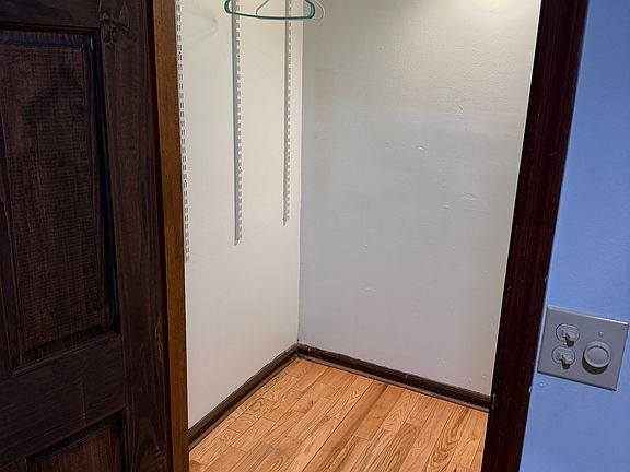 4th image of 131 Knox St Floor Basement
