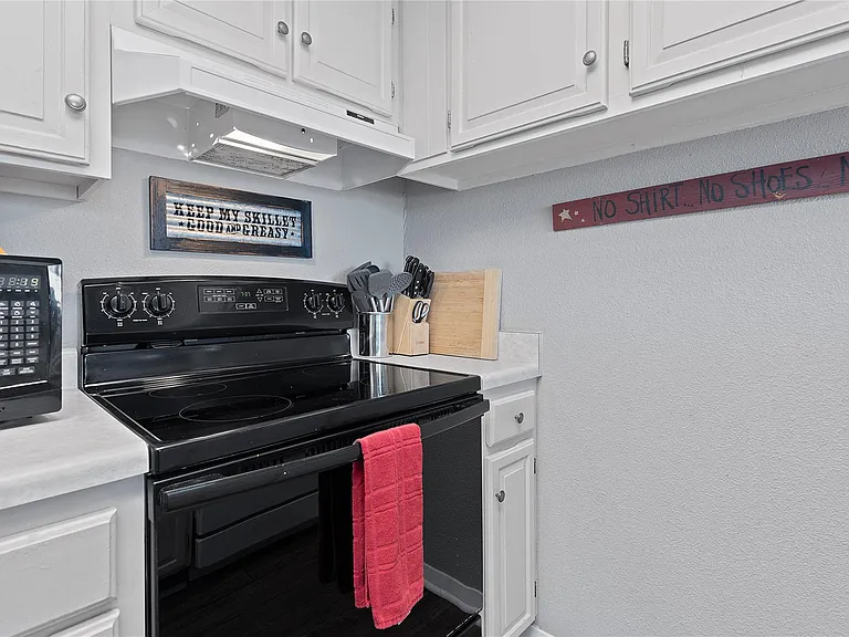 111 Comanche Point — Photo 11