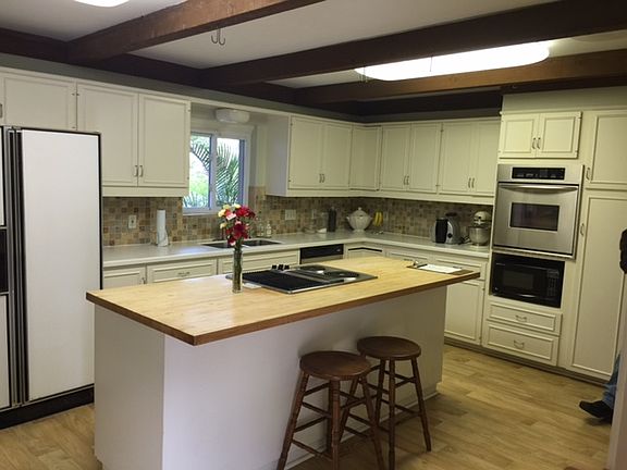 2nd image of 425 Retama Pl