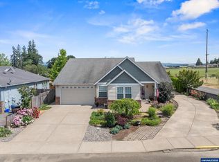 301 Chinook St, Molalla, OR 97038