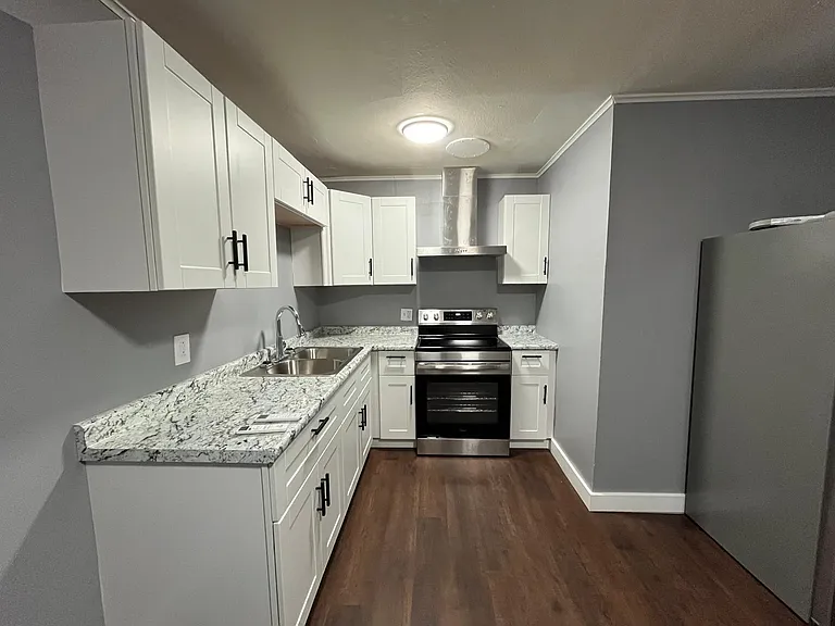 1805 Dechard St — Photo 5