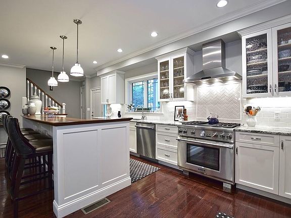 4th image of 45 Woodside Dr