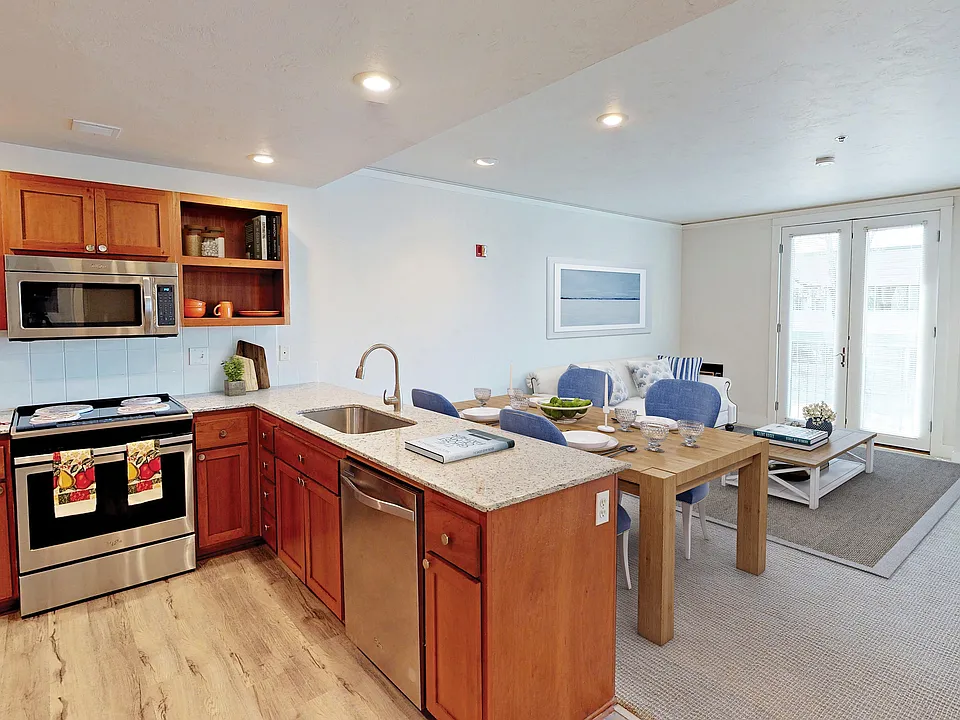 Living & Kitchen