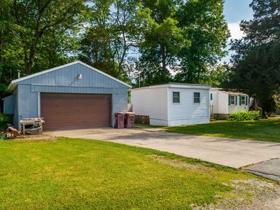 74 Pembroke Ave, Acushnet, MA, 02743