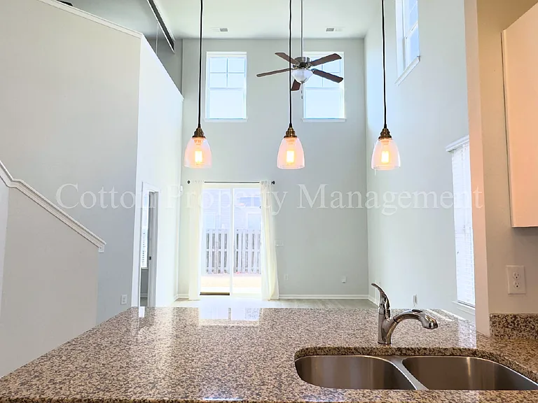 7313 Chipley Dr — Photo 4