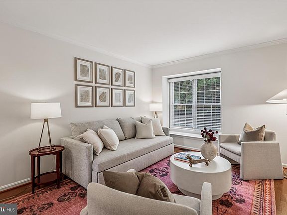2nd image of 2940 Oakborough Sq