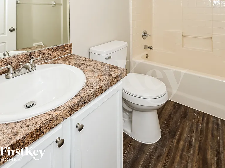 6983 Lafayette Park Dr — Photo 13