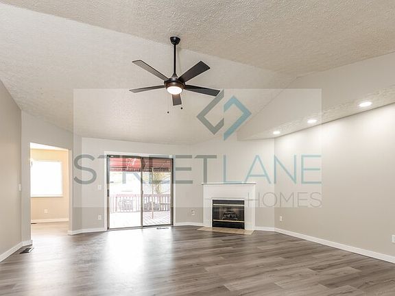 3rd image of 870 Bisque Ct