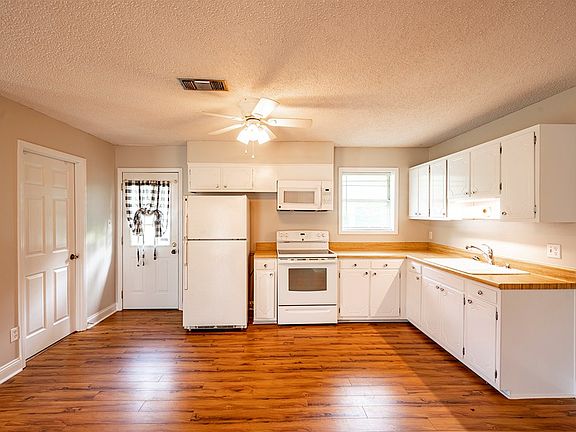 4th image of 359 Elladale Dr SE