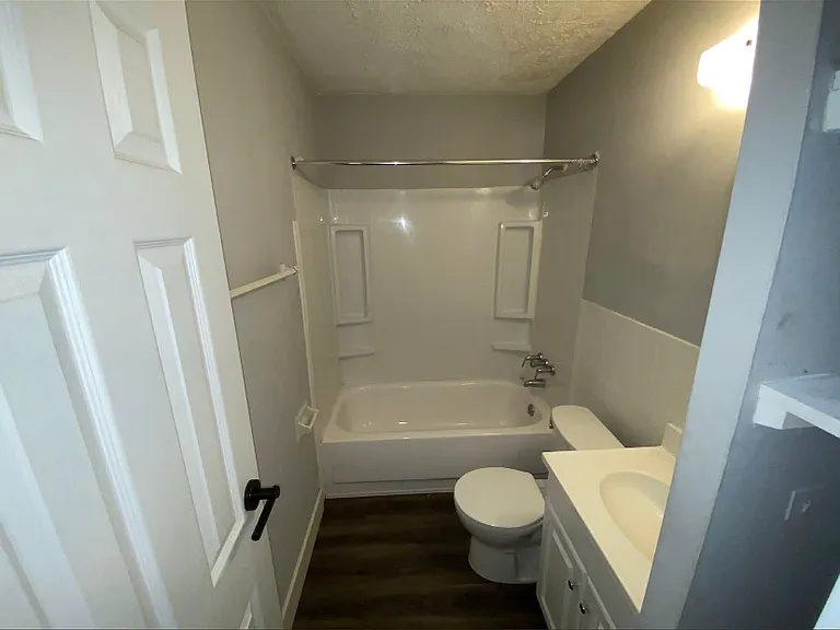 1890 S Walnut St #16 — Photo 11