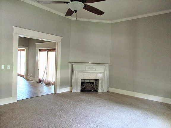4th image of 2417 1st St