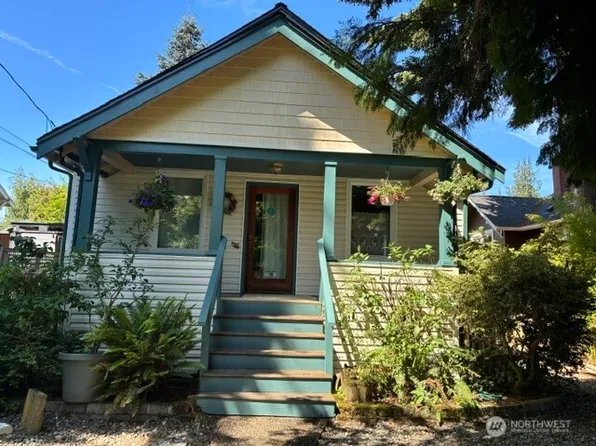 8045 26th Avenue NW, Seattle, WA 98117