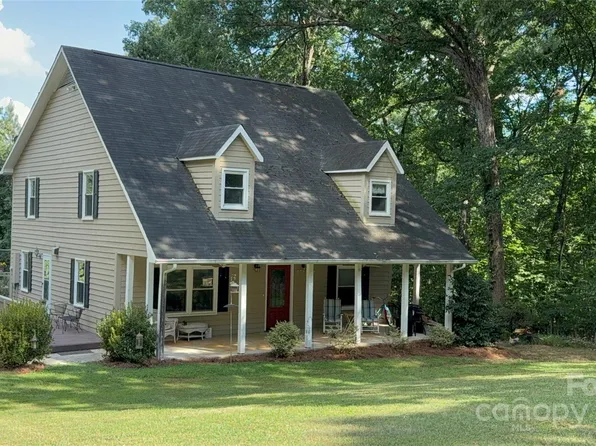 715 Hester Dr, Dallas, NC 28034