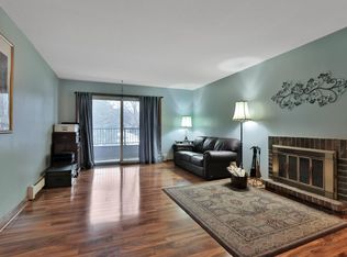 2220 Midland Grove Rd APT 206, Roseville, MN 55113