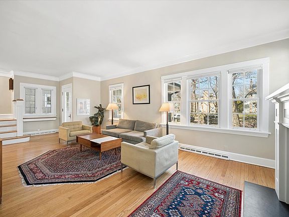 4th image of 829 Elmwood Ave