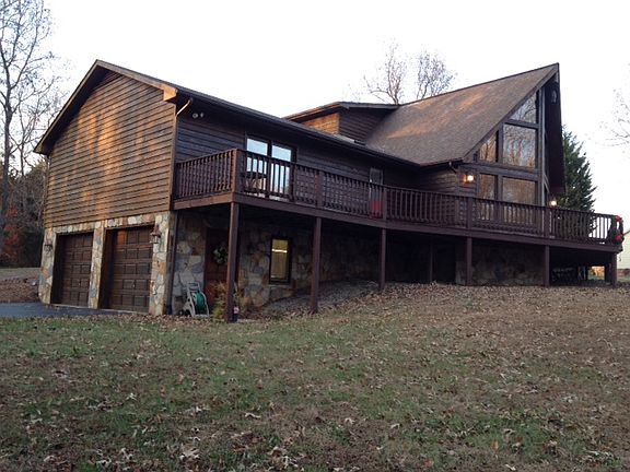2nd image of 3046 Breezewood Dr