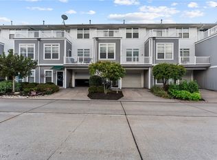 248 E Marina Pkwy, Lorain, OH 44052