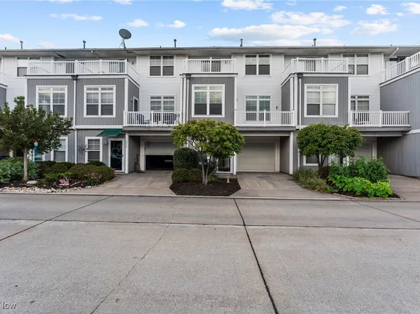 248 E Marina Pkwy, Lorain, OH 44052