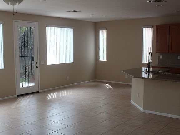 3rd image of 576 Crestwood Dr