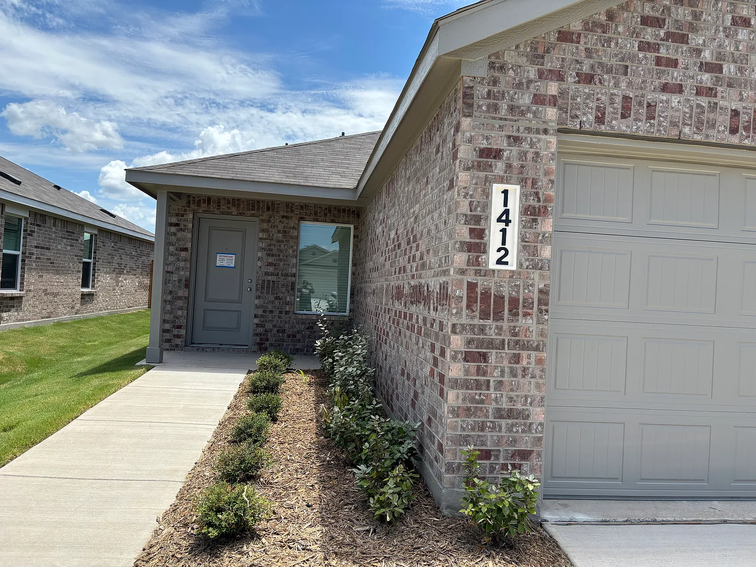 3 bed, 1461 sqft, $2,200 — Photo 2