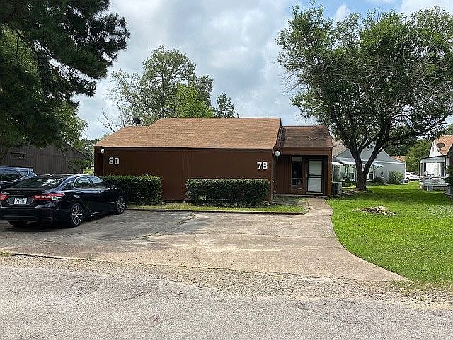 1st image of 80 Westwood Dr W
