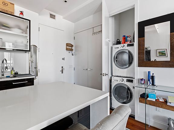 4th image of 135 N 11th St APT 5G