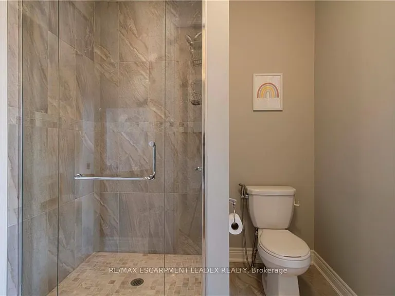 19 Secinaro Ave — Photo 32