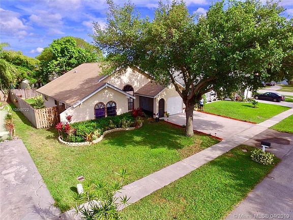 4th image of 2812 NW 110th Ter