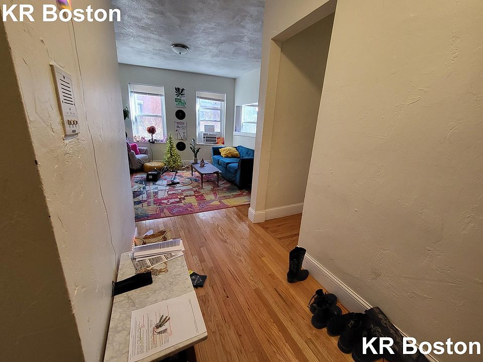 2nd image of 50 Hemenway St #2S