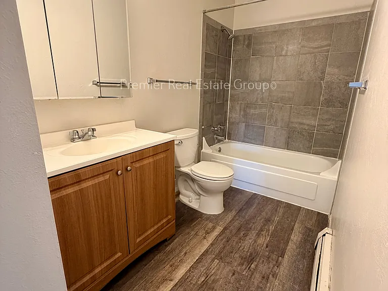 1466 Hathaway Dr #F — Photo 8