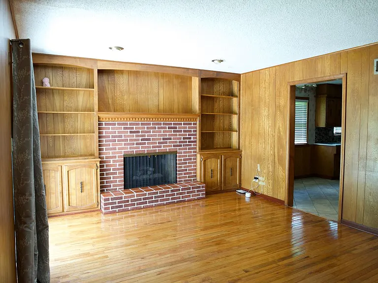1405 N 82nd Ter — Photo 13